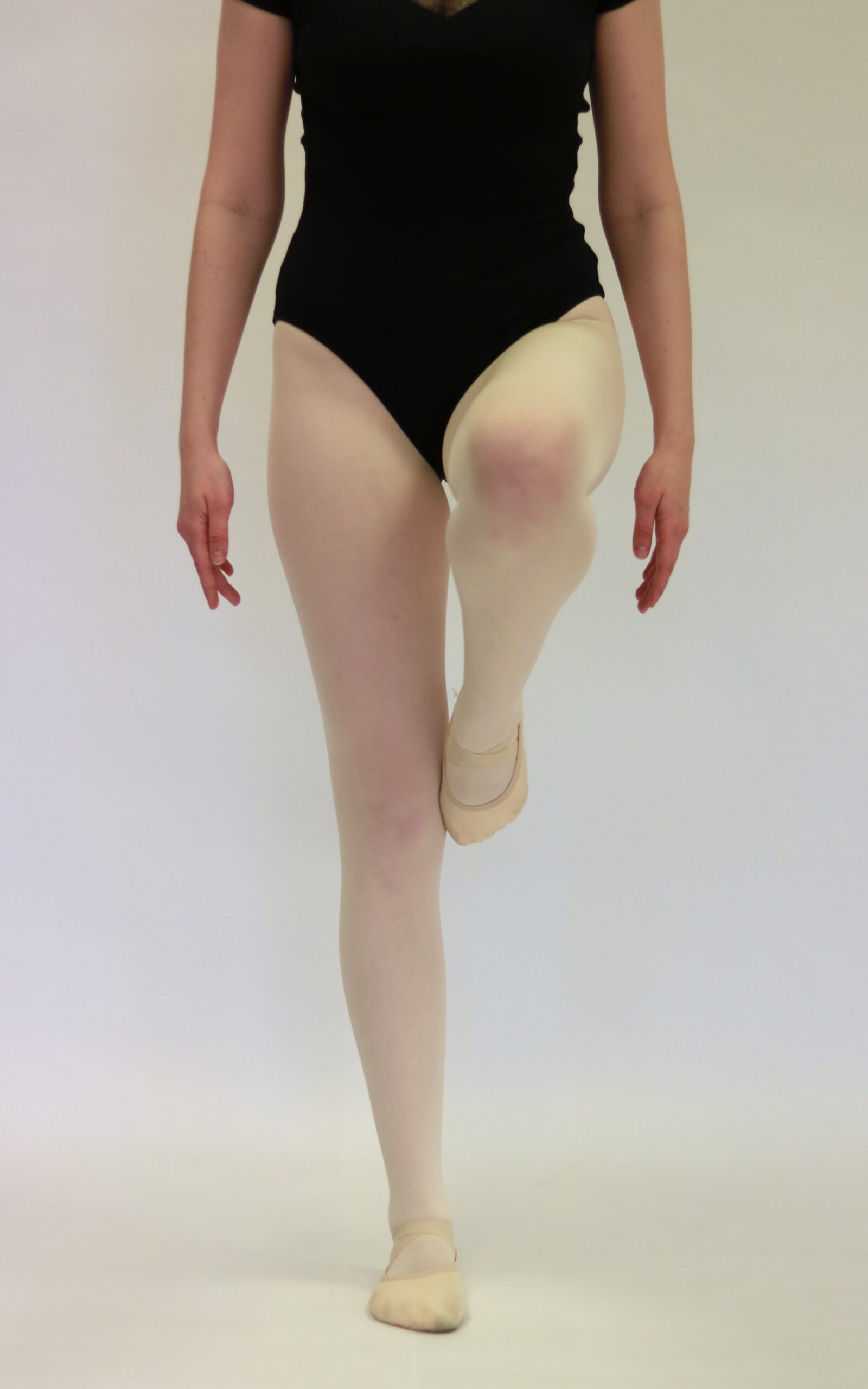 Finde deine Balance durch Stabilität auf einem Bein – egal ob X-, O- oder Säbelbein, wir helfen euch eure Beinachse zu optimieren.