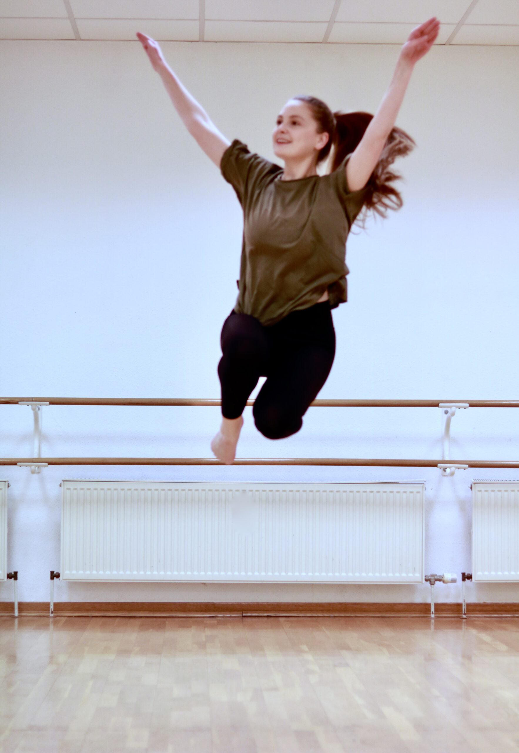 Hoch, höher, am höchsten – wir helfen euch bei der Kräftigung der Füße und Beine für einen starken Absprung und eine weiche Landung.